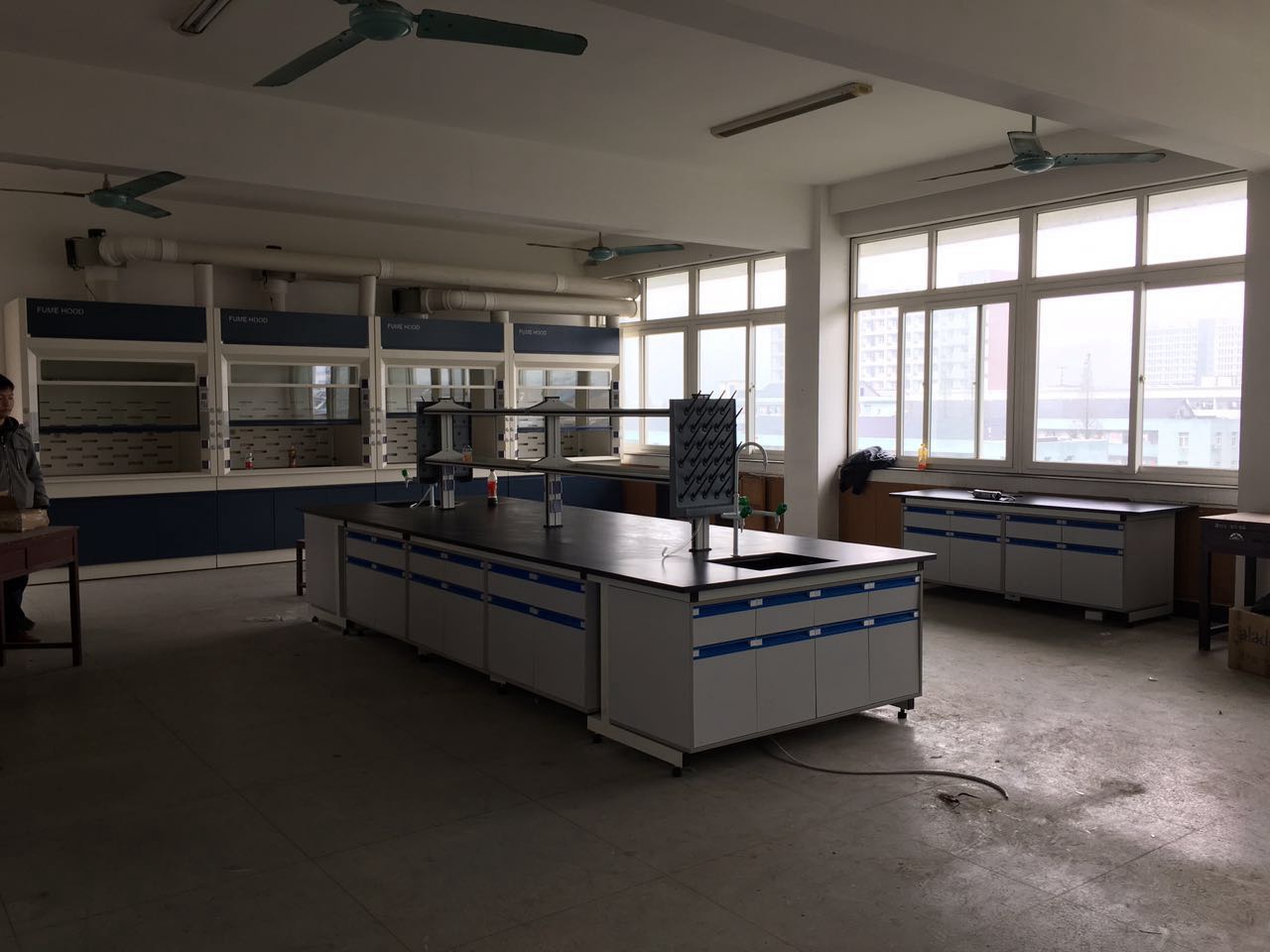 ���˰���